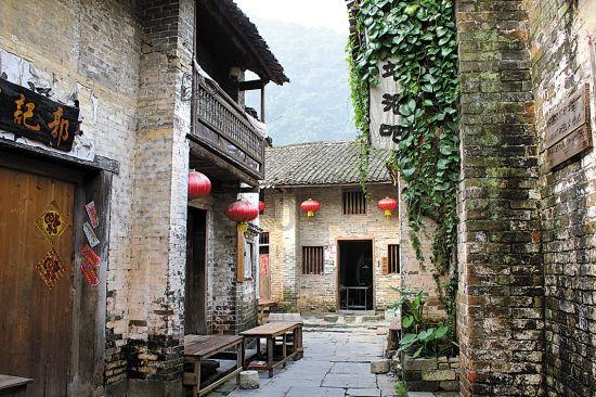 敲锣打鼓登场？今晚《也许你要恋爱了》王耀庆张纯烨发出爱的鼓励